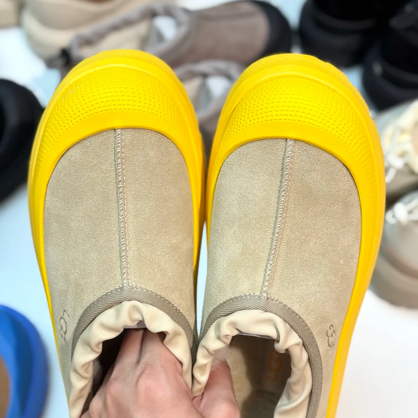 Local 💰600 Exclusive version Original OEM grade UGG Wang Yibo's same style High-end exclusive supply Pyramid-top workmanship quality High-end needs to come # Big advantage supply ❗️❗️❗️ Low-top men's and women's shoes size: 36 37 38 39 40 41 42 43 44#